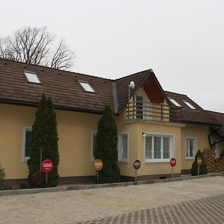 הוילה Liptovský Mikuláš Dom Via Jasna Demaenova מראה חיצוני תמונה